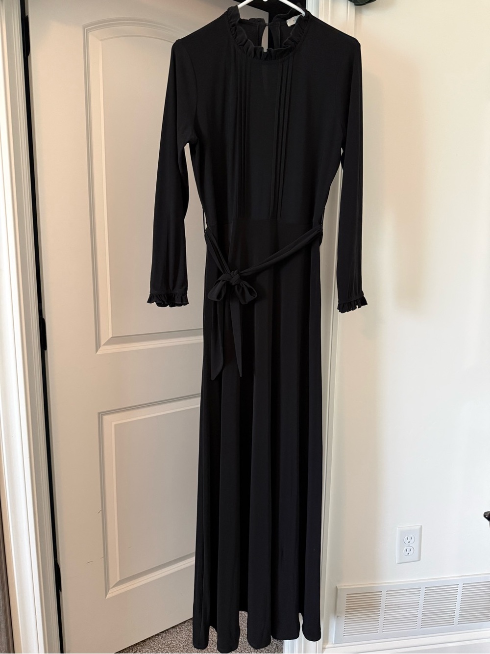 Elegant Black Ruffled-Neck Maxi Dress with Tie Waist